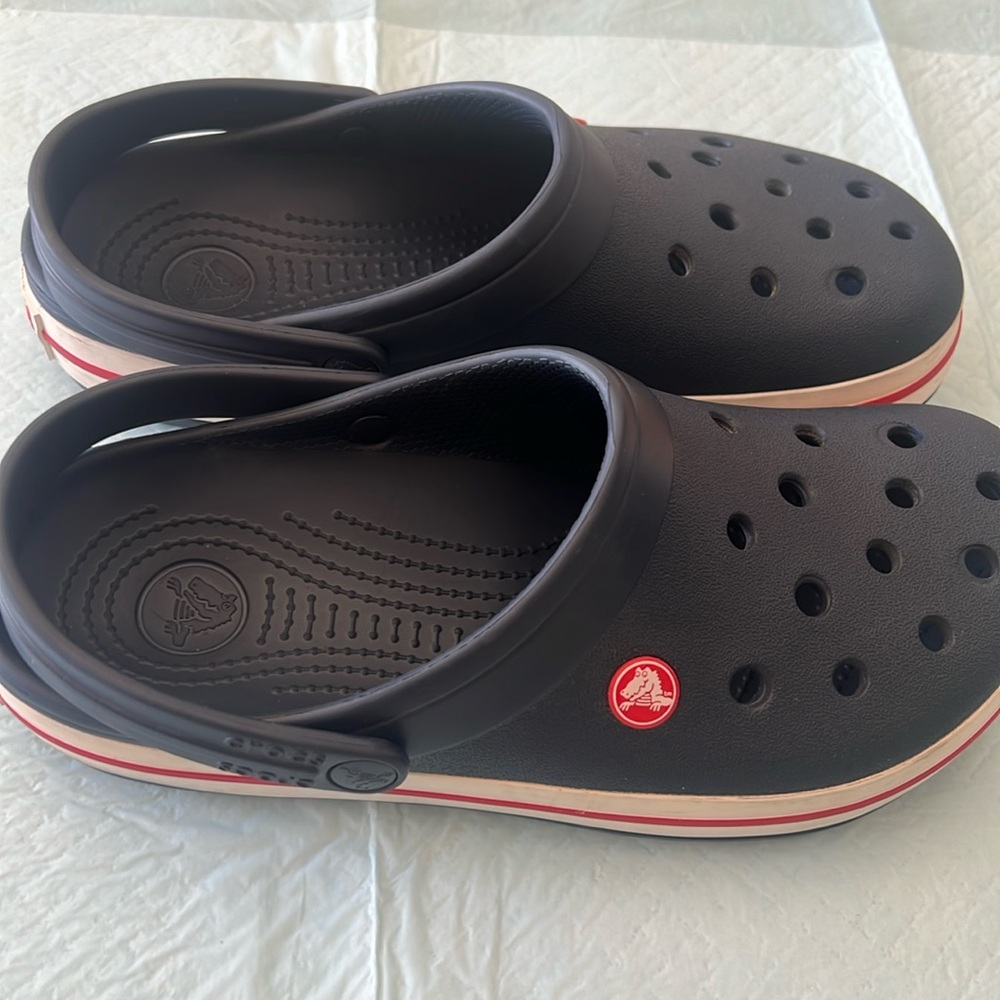 Crocs size 7 men